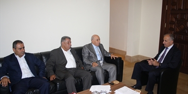 الديمقراطية تلتقي خلدون الشريف لتعزيز العلاقات الفلسطينية – اللبنانية ورفض العودة للمفاوضات وتعرض معه التطورات الفلسطينية