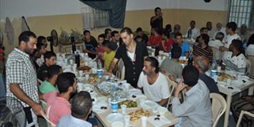 الإتحاد يستضيف 300 صائم من أهلنا النازحين الفلسطينين السوريين على مائدته