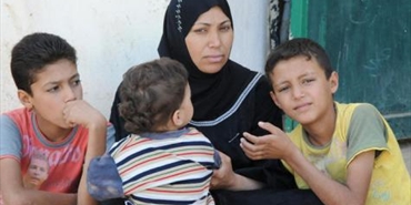 القدس العربي: اللاجئون الفلسطينيون الفارون من سورية إلى لبنان مهددون بالترحيل