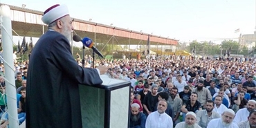 ابناء مخيم عين الحلوة يؤدون صلاة عيد جامعة