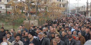 المئات يشيعون جثمان محمد الجمل في صور