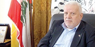 ابو العردات يتلقى اتصالاً هاتفياً من عزام الأحمد