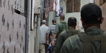 الجمهورية: تقارير أمنية تؤكد وجود 6786 فلسطينيا مسلحا داخل مخيمات لبنان