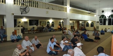 محاضرة لحماس عن فضائل العشر الاوائل من ذي الحجة في مخيم البص