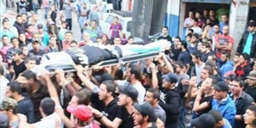 بعد أسبوعين على إصابته..تشييع الفلسطيني حسين يعقوب في مخيم عين الحلوة
