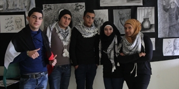 اللقاء الشبابي الفلسطيني يفتتح المعرض التراثي الفلسطيني في مخيم عين الحلوة