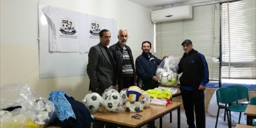 المؤسسة الفلسطينية للشباب والرياضة توزع تجهيزات رياضية على الأندية الفلسطينية في لبنان