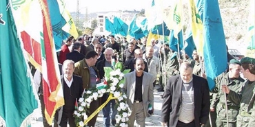 فتح تزور النصب التذكاري لمغنية في صور