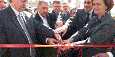 في حفل حضره دبور وإيخهورست وسفراء تسليم 111 عائلة وحدات سكنية في «البارد»