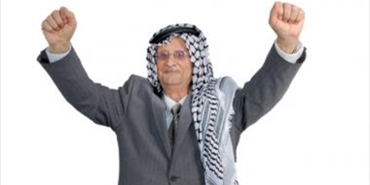 "ابو عرب" يغني لفلسطين على فراش الموت