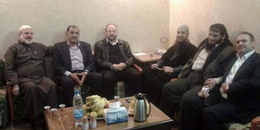 وفد قيادي من حماس يجول في مخيم عين الحلوة ويبحث المستجدات مع القوى الاسلامية وانصار الله واللواء مقدح