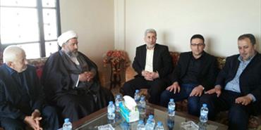 حماس والجهاد الإسلامي يقدمان واجب العزاء للنقيب عنيسي