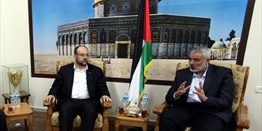 هنية يتصل ببركة للإطمئنان على الأوضاع في مخيم المية ومية