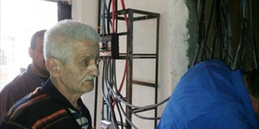 تمديد كابلات كهربائية جديدة في مخيم البداوي