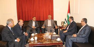 دبور يبحث أوضاع المخيمات الفلسطينية مع ناجي