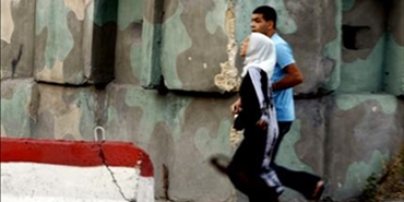 الشارع الفلسطيني لا سيما في عين الحلوة مفتوح على كل الإحتمالات