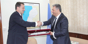 دبور عرض مع كراهينبول معاناة النازحين وأوضاع المخيمات الفلسطينية في لبنان