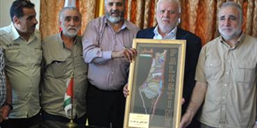 شعبة صيدا لحركة فتح تكرم امين سر الساحة ابو العردات