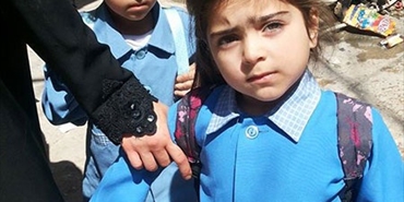 محاصرة اطفال اثناء اشتباكات مخيم عين الحلوة