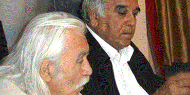 خالد أبو خالد ورشاد أبو شاور في مخيم برج البراجنة