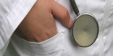 الاعتداء على طبيبين داخل عيادة للاونروا في مخيم البداوي