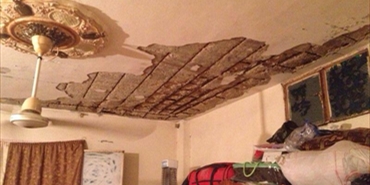 ما بين سقف المنزل والموت.. ثمة لاجئ ينتظر!