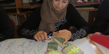 «تواصل»: تمكين اللاجئات من توفير فرصة عمل