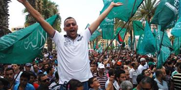 كلنا غزة.. يوم غضب فلسطيني في المدن والمخيمات ودعوات لكسر الصمت والحصار