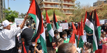 الاحتجاج الفلسطيني الأول أمام السفارة المصرية في بيروت دعوة السيسي لفتح معبر رفح فوراً أمام المساعدات الإنسانية