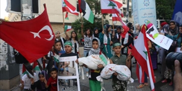 بيروت تهتف: غزة لست وحدك