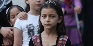 متطوعون يعيدون الحياة إلى النازحين والأطفال في غزة