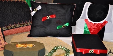 تدوير الملابس والأثاث في عين الحلوة يجدّد التراث الفلسطيني