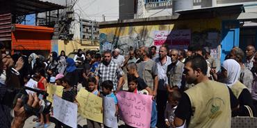 القوى الفلسطينية تقفل عددا من مكاتب الاونروا في مخيم عين الحلوة