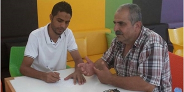 احمد الفهد يناشد السفارة الفلسطينية لمعالجة تصاريح البناء في مخيم الرشيدية