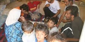 150 عائلة نازحة من فلسطينيي سورية تحرم من مساعدات "الأونروا" بقاعاً