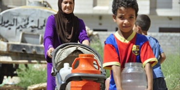 الأوبئة تهدد مخيم اليرموك بعد الحصار والعطش