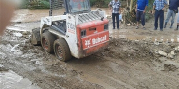 البدء بإزالة اضرار العاصفة في مخيم نهر البارد