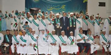 «حماس» في صور تحتفل بعودة الحجاج وتكرمهم