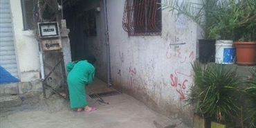 مياه الامطار تجتاح منازل المواطنين في مخيم عين الحلوة