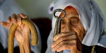 هآرتس: الفلسطينيون سيغتالون قادتهم إذا شطب حق العودة