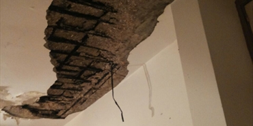 انهيار سقف منزل في مخيم برج البراجنة بفعل العاصفة