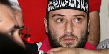 شادي المولوي خرج من عين الحلوة.. ومصادر فلسطينية تؤكد وصوله إلى سوريا