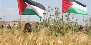 فلسطينيو المخيمات يحيون «يوم الأرض»