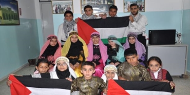 «أطفال الصمود».. أجيال ترقص على الدبكة الفلسطينية