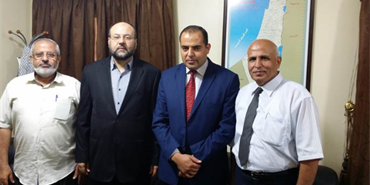 بركة يناقش مع وفد شاهد أوضاع اللاجئين الفلسطينيين ومحاكمة القضاء المصري للشهداء والأسرى