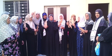 الرابطة الإسلامية لطلبة فلسطين واللجان النسائية يكرمن مسنات عين الحلوة