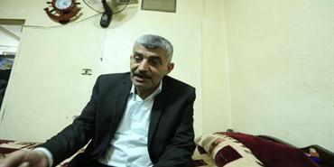 أبو بدر وُلِدَ في المخيم