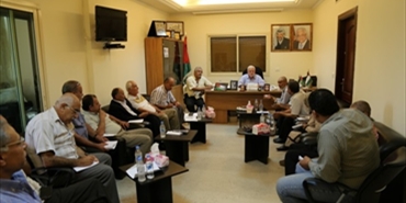 أبو العردات يلتقي «النازحين الفلسطينيين»