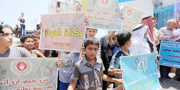 الاونروا تحدد مصير طلابها اليوم وسط غضب فلسطيني