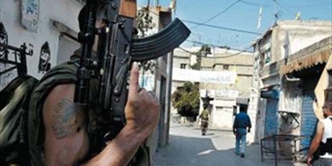 طرفا اشتباك مخيم عين الحلوة يحافظان على مواقعهما حتى الان